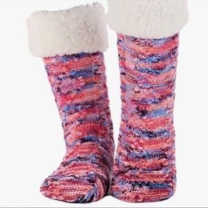 NWT THE COMFY Sherpa Lined Chenille Cable Knit Stitch Slipper Socks Size 6-10